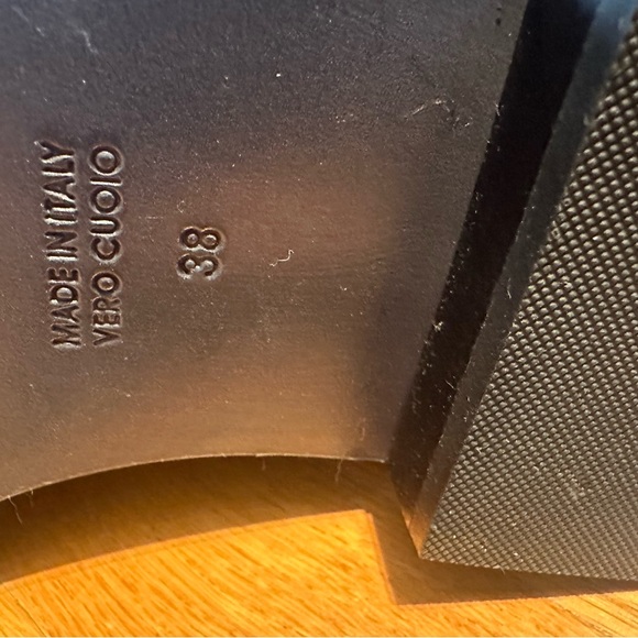 IXOS black shiny real leather ankle boot shoe
Size 38 from Italy - Picture 5 of 6